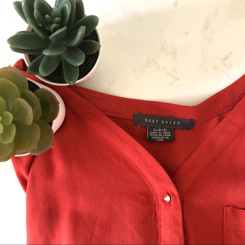 2/$15 - Flowy long sleeve blouse
